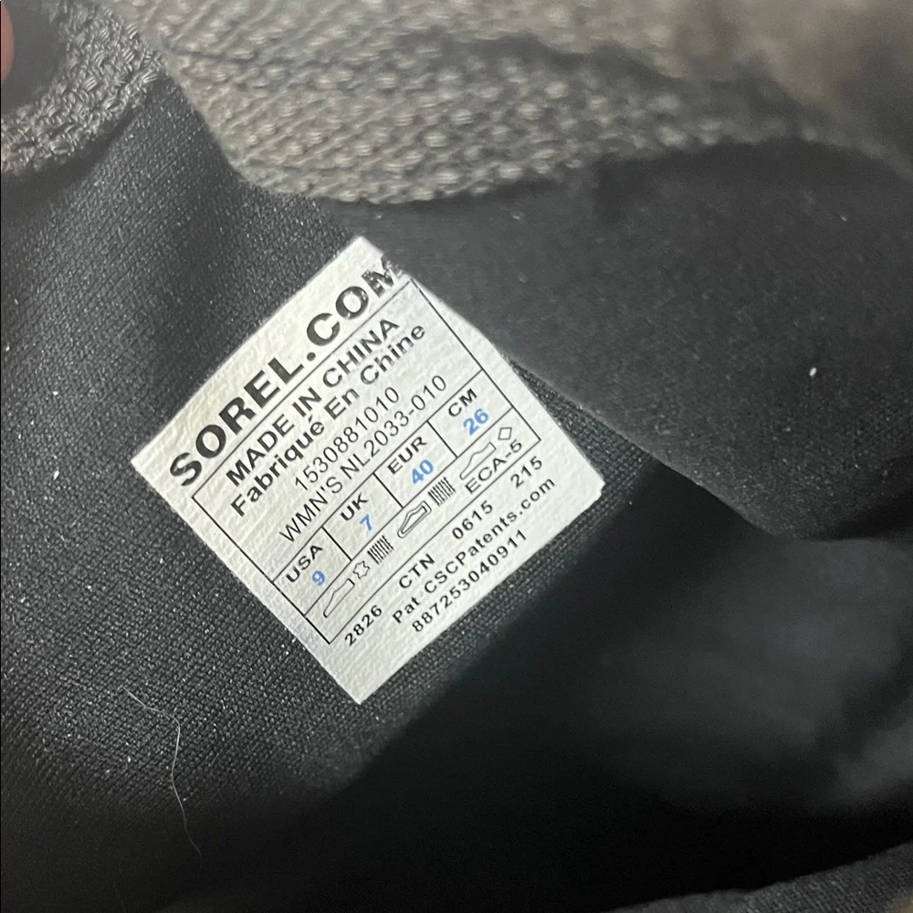 Sorel Black Lace-Up Winter Boots women’s size 9